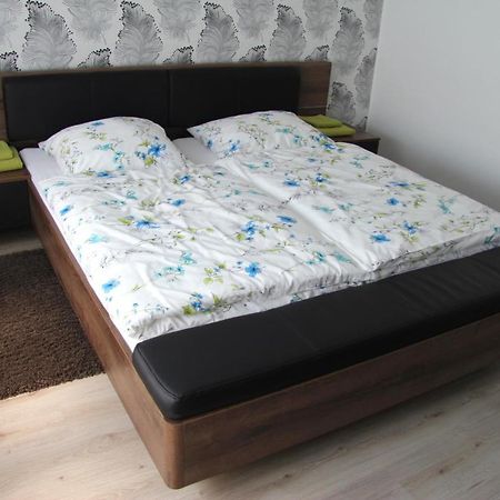 Geraeumige 4 Zimmer Wohnung An Den Kaiserthermen ترير المظهر الخارجي الصورة