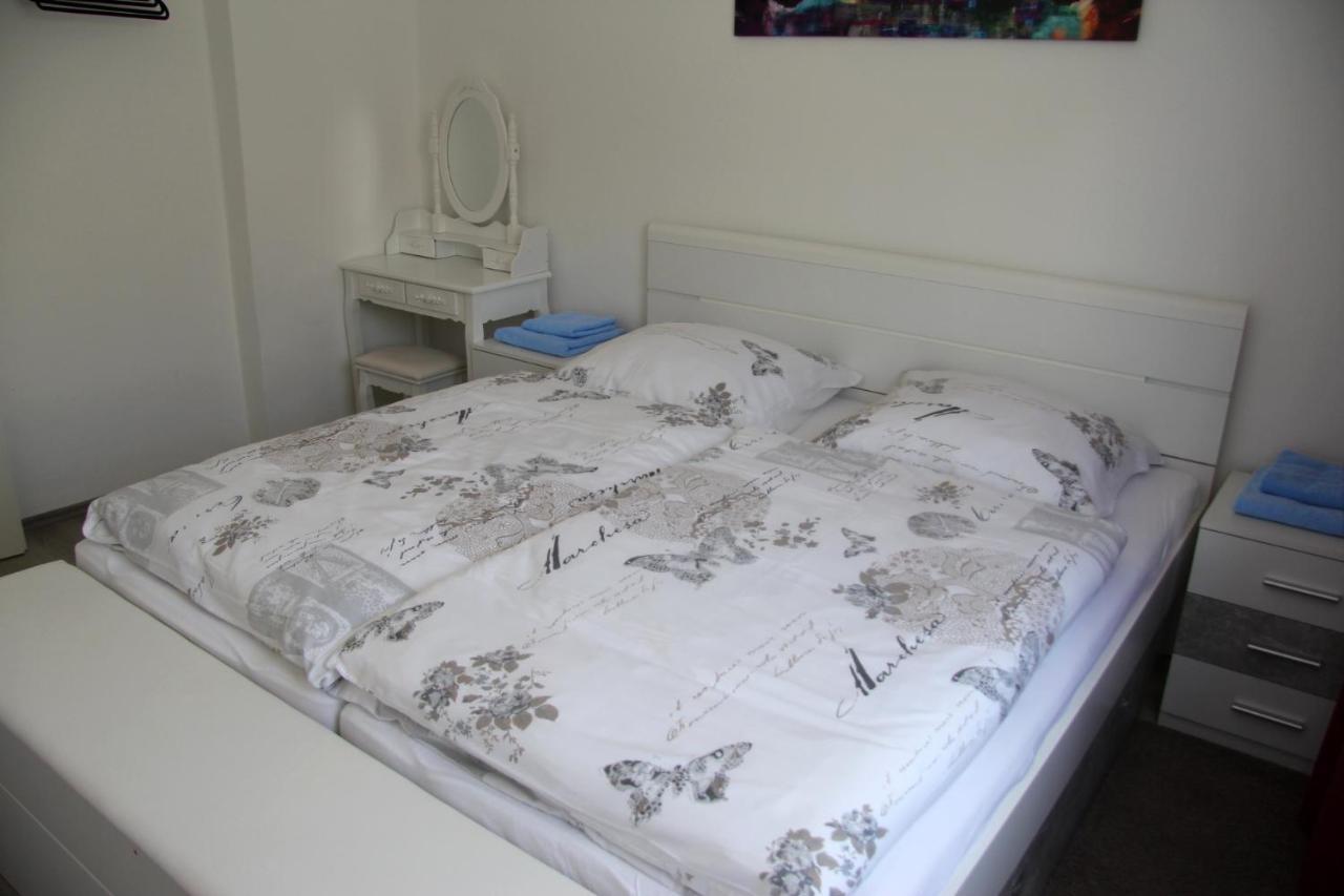 Geraeumige 4 Zimmer Wohnung An Den Kaiserthermen ترير المظهر الخارجي الصورة